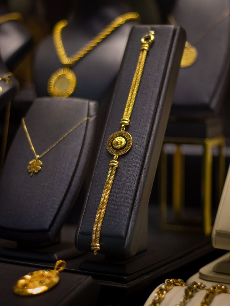 Premium gold jewellery